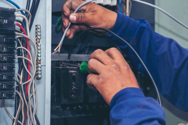 Best Emergency Electrical Repair  in Alderwood Manor, WA